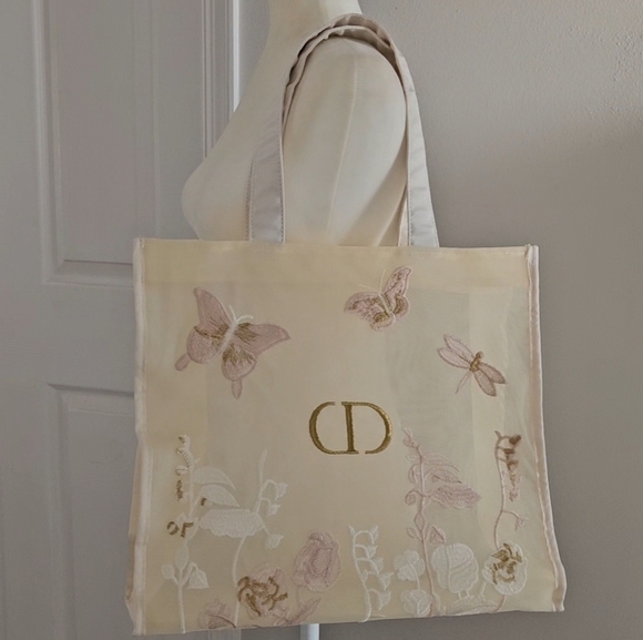 Christian Dior Beauty Butterfly Embroidered Mesh Tote – Gift With Purchase - Picture 14 of 14